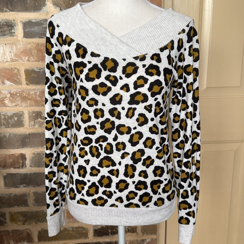 Ivory Leopard Animal Print Long Sleeve Top Contrast Rib Knit Trim Streetwear - Picture 5 of 13